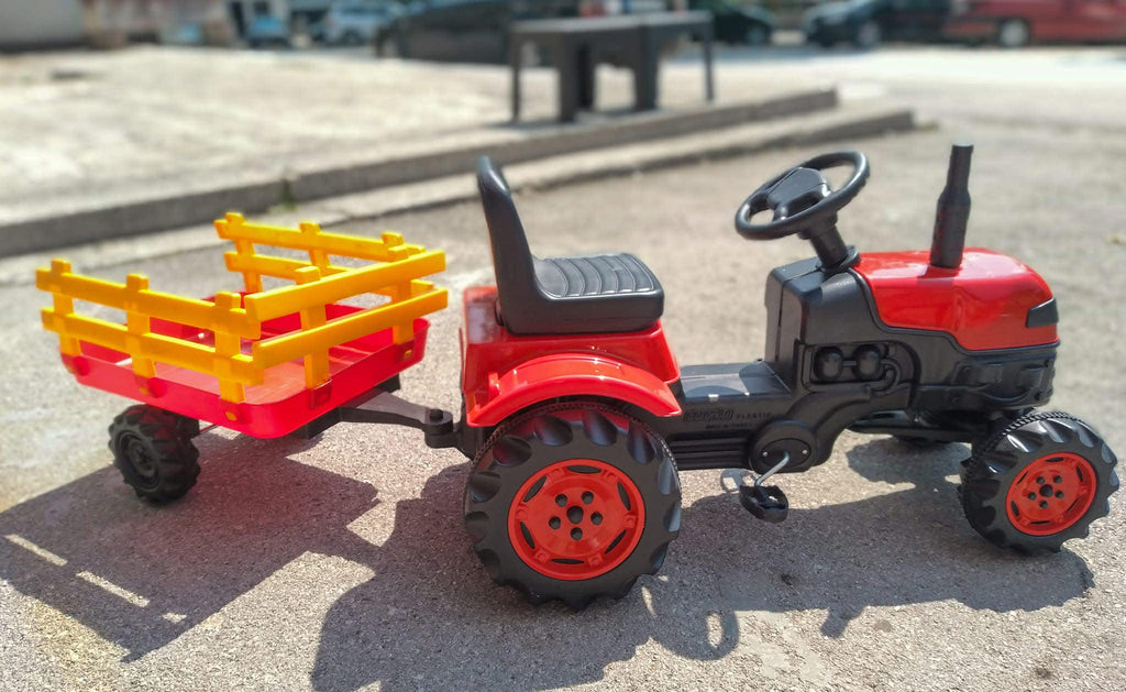Traktor na pedale sa prikolicom