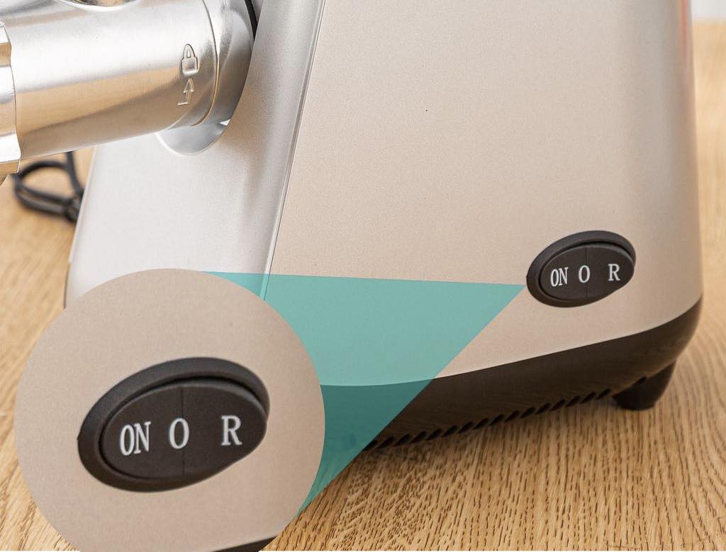 Silver Love Električna Mašina za Mljevenje Mesa – 800W Snage