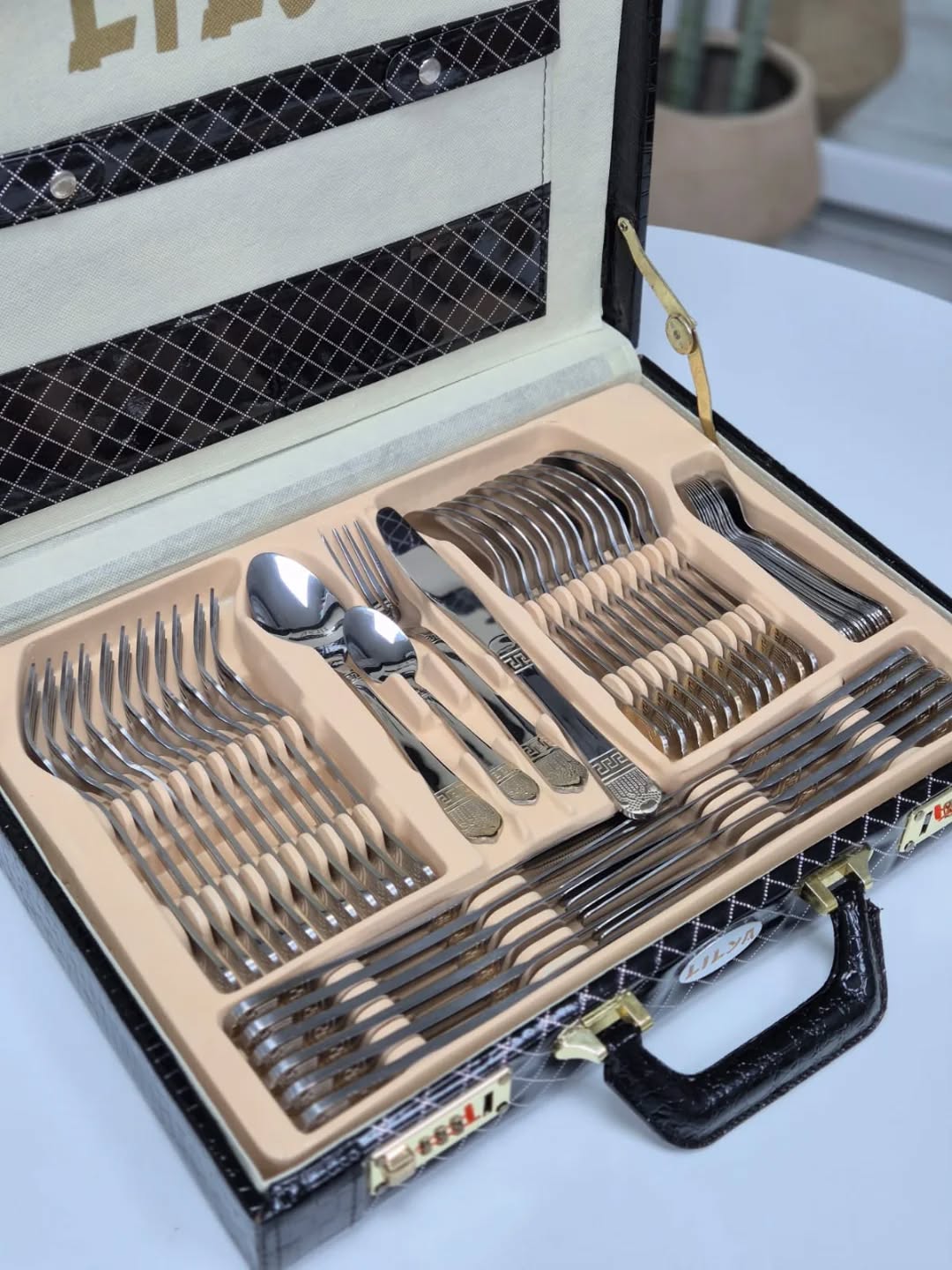 Escajg Lux za 12 osoba