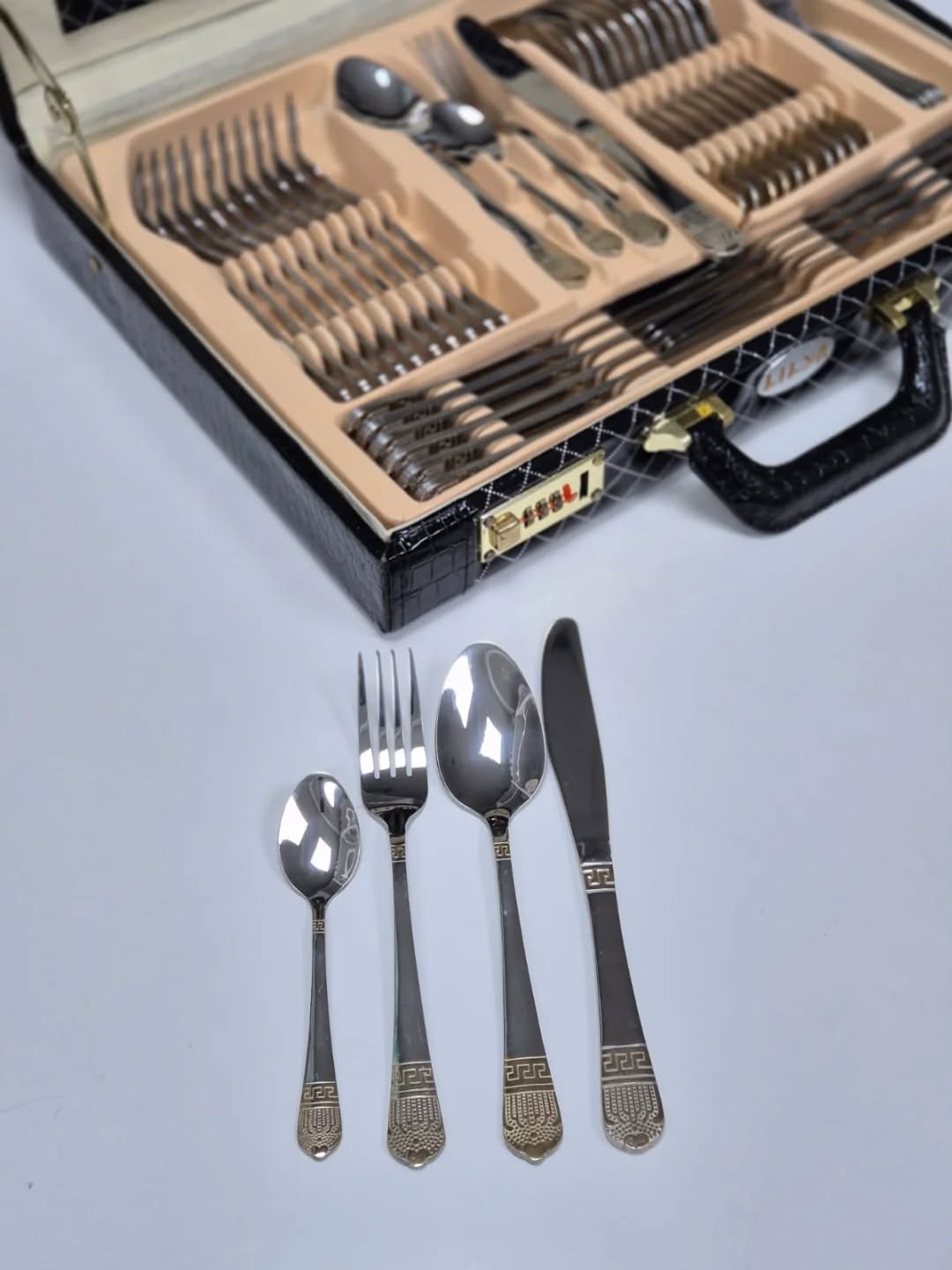 Escajg Lux za 12 osoba